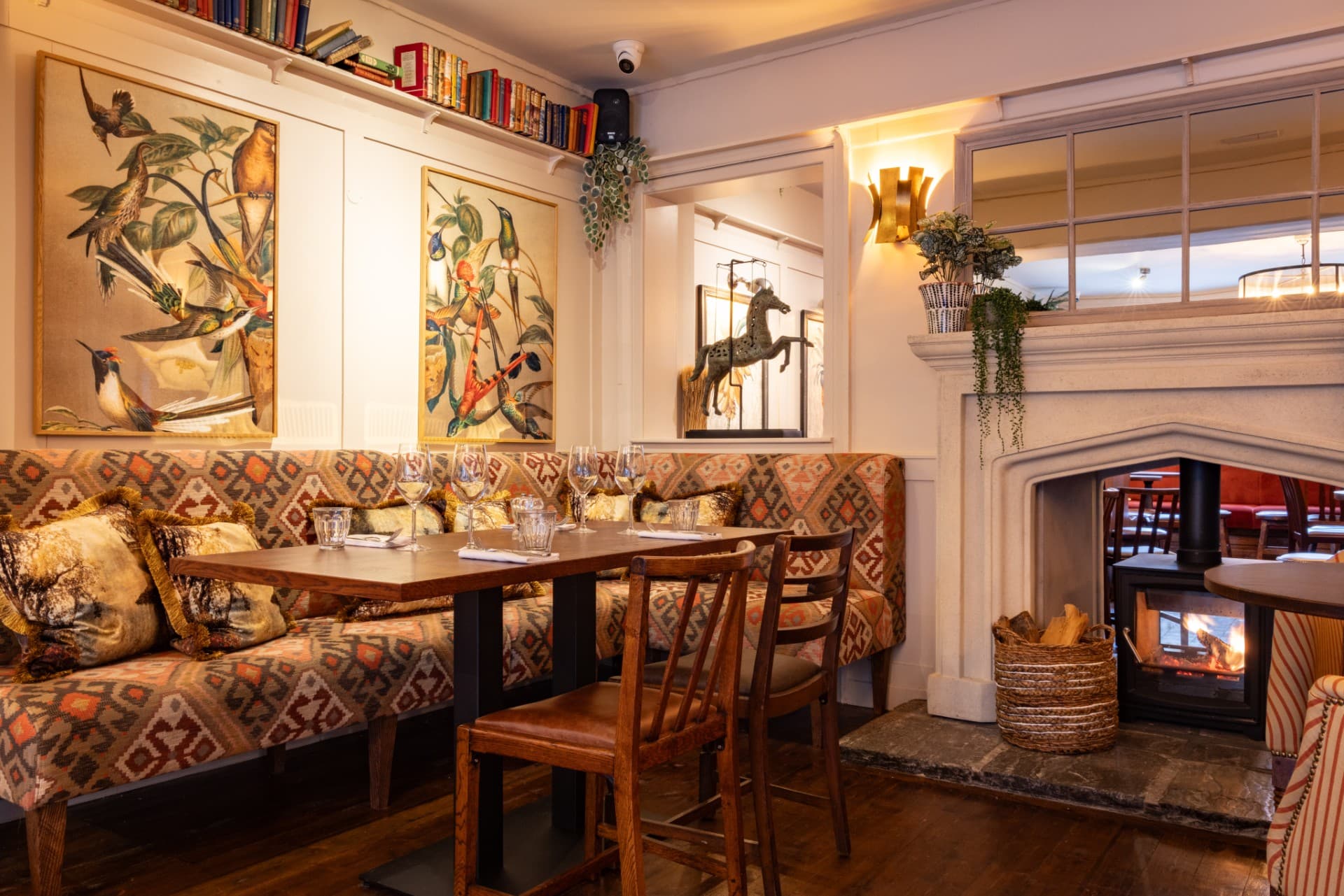 the-plough-harrow-long-ditton-the-snug