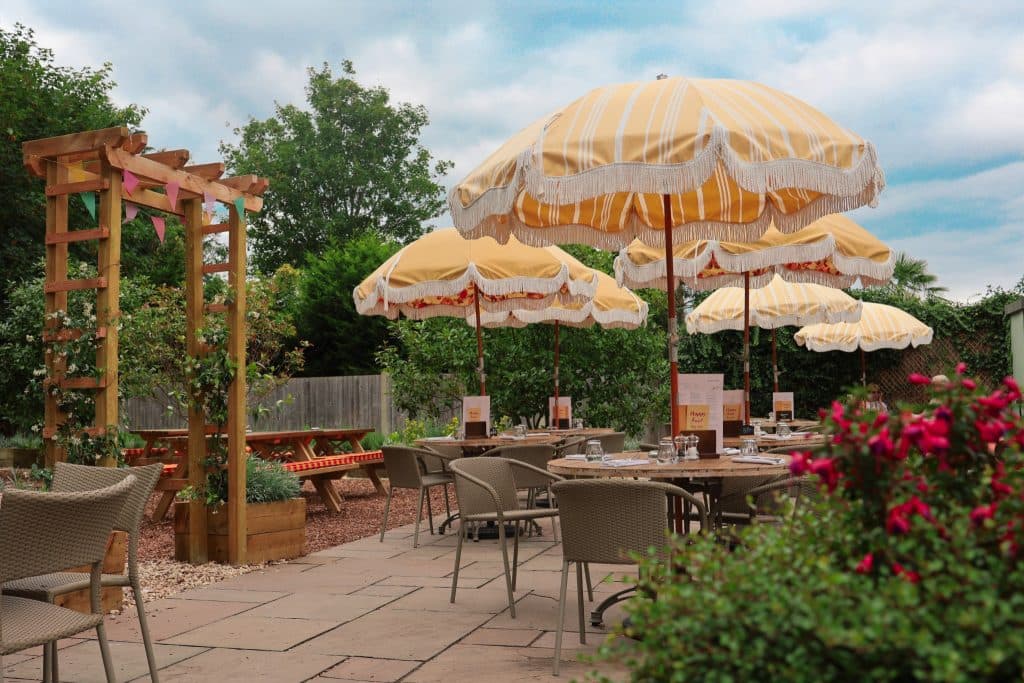 the-plough-and-harrow-garden-003